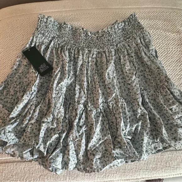 Wild Fable Light Blue Floral Smocked Mini Skirt NWT Size Large - Picture 3 of 7